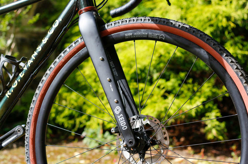 Bikepacking best sale carbon fork